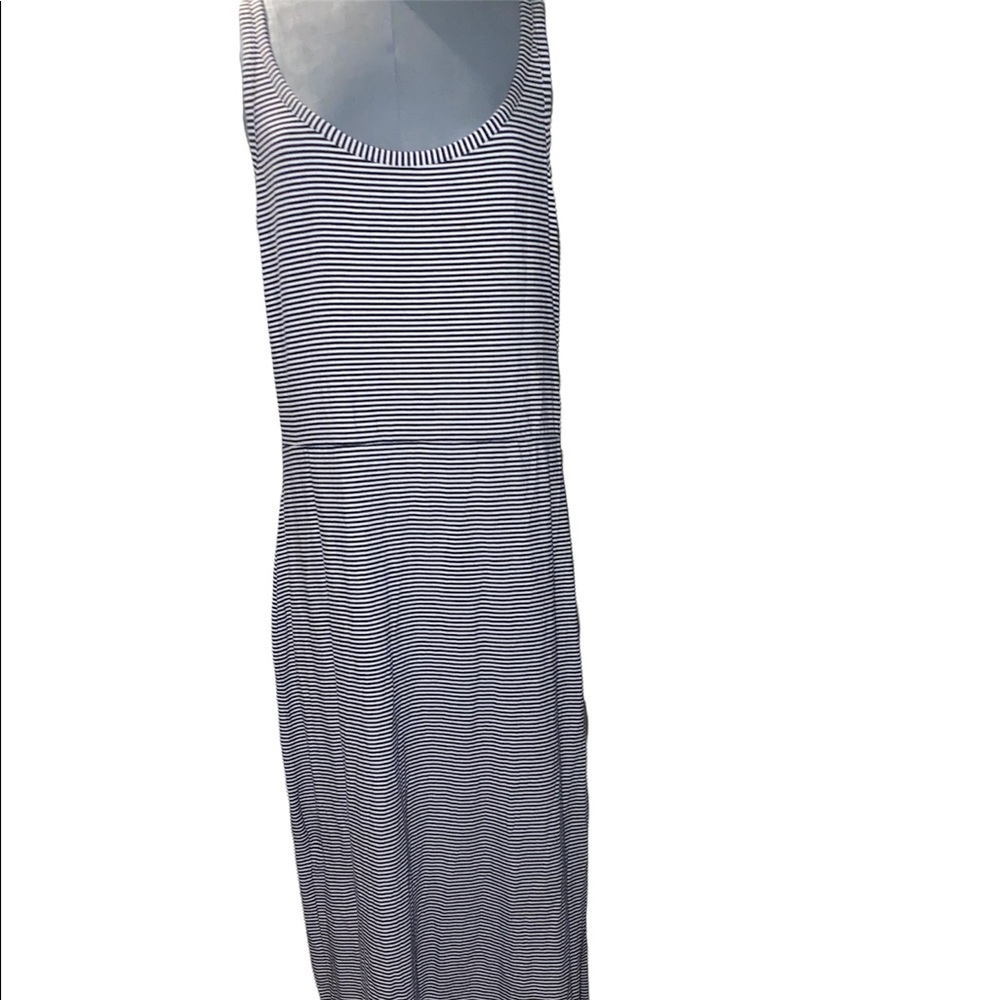 Long sleeves stripped dress.